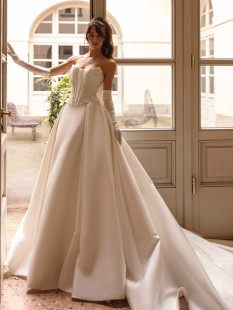 Catherine Romantic Wedding Dress Princess Chapel Bridal Gown Sweetheart