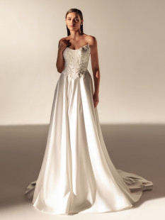 LAYLA Elegant Wedding Dress - A-Line Strapless Neckline with Floral Lace Appliqué Bridal Gown
