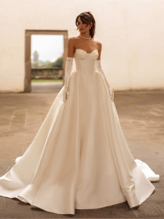 Vivienne Romantic Wedding Dress BallGown Cathedral Bridal Gown Sweetheart