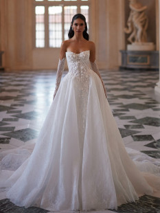 Vestido de novia ESTELLE estilo couture – silueta A romántica con cola cathedral, escote sweetheart y detalles de encaje
