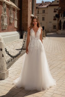 V-Neck Tulle and Lace A-line Wedding Dress #10022