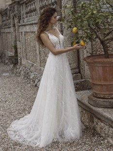 TOKYO Wedding dress Sample Sale