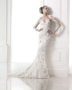 CAPRICORNIO Long Sleeve V-Neck Lace Mermaid Wedding Dress