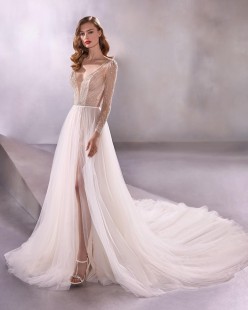 WANDERING Long Sleeve V-Neck Soft-Tulle A-Line Wedding Dress