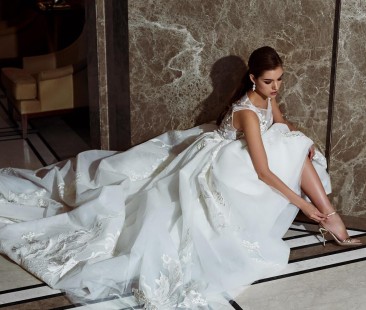 EXCELLENT Wedding dress Sample Sale