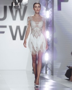 No.18 Wedding dress Sample Sale