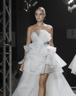 № 09 Wedding dress Sample Sale