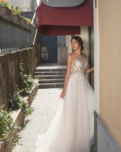 ONLY Wedding dress Sample Sale