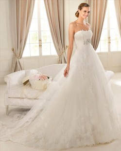 DECADA Wedding dress Sample Sale