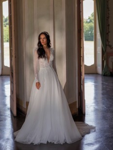 UMBERTO Elegant Long Sleeve Wedding Dress - A-Line Court Bridal Gown V-Neck Tule Wedding Dresses