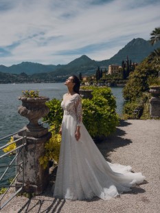 HAMOND Embroidered Long Sleeve Glitter Lace A-Line Wedding Dress