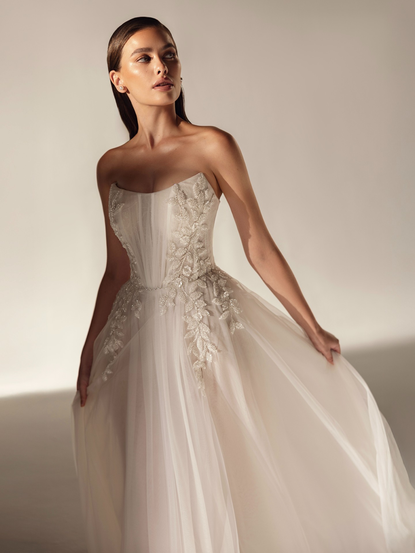 LUCKY Romantic Wedding Dress Sheath Court Train Strapless